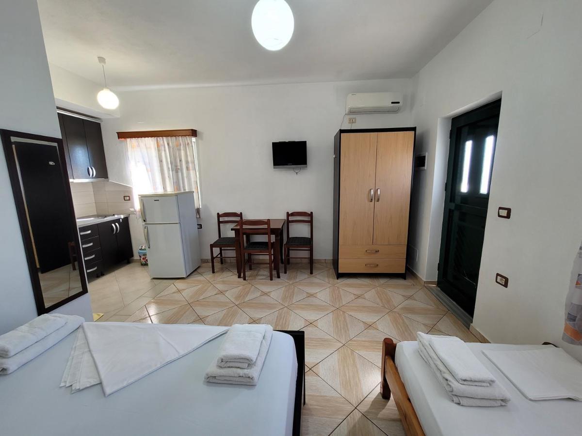Apartments Vela Ksamil Esterno foto